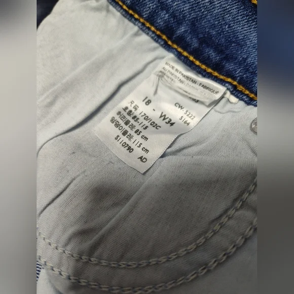 Levi's Light Blue Denim Jeans - Picture 5 of 11